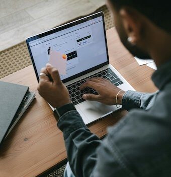 pexels-ivan-s-7620576